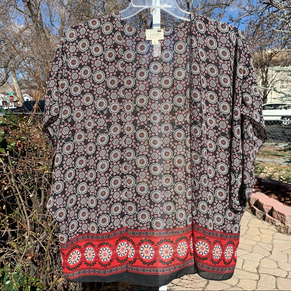 LA Hearts Women Geometric Sheer Over Throw Top | M